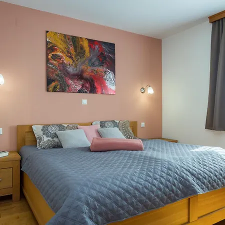 Villa Krase Kids Friendly For 10 Persons Near With Sauna - Fitness & Playground *