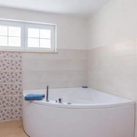Krase Kids Friendly For 10 Persons In With Sauna - Fitness & Playground וילה