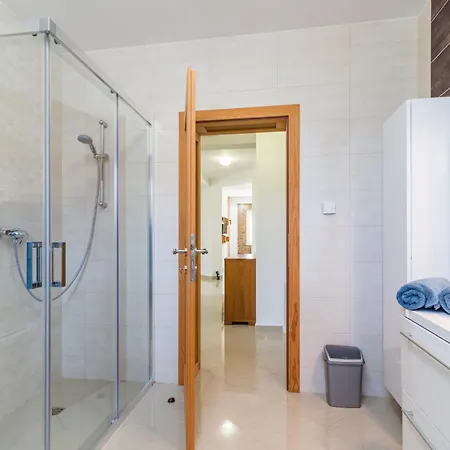 Krase Kids Friendly For 10 Persons In With Sauna - Fitness & Playground *